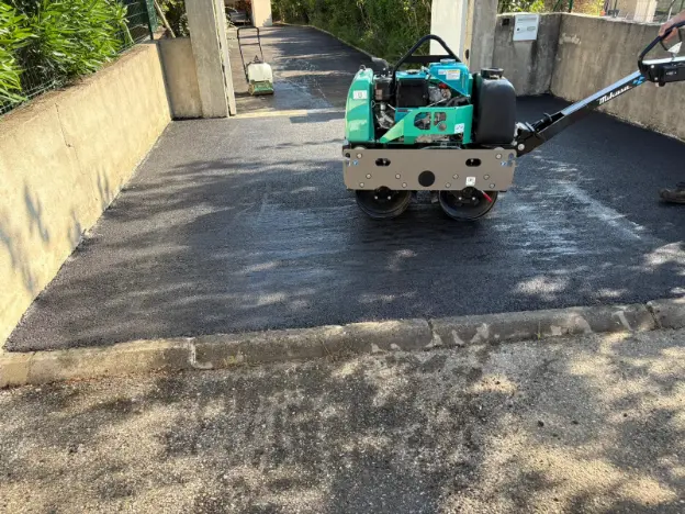 Chantier METIFIOT TP GOUDRONNAGE à Livron-sur-Drôme — terrassement & élagage (photo 28)